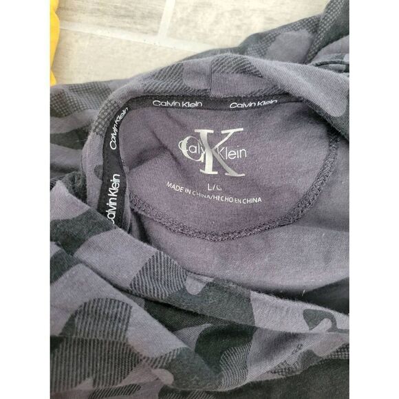 Lot of Two Long Sleeve‎ Shirts Calvin Klein Size Large - Picture 2 of 8